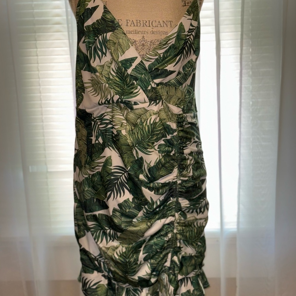 Fashion Nova Green and White V-Neck Sundress